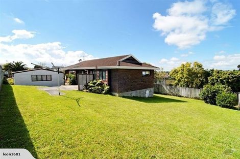 Photo of property in 4 Garcia Place, West Harbour, Auckland, 0618