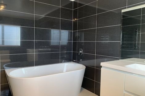 Photo of property in 4 Newfound Way, Glen Eden, Auckland, 0602