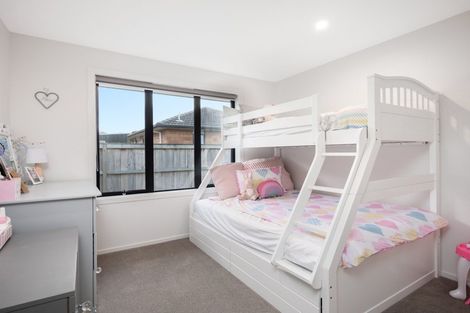 Photo of property in 27 Fairfax Crescent, Pyes Pa, Tauranga, 3112