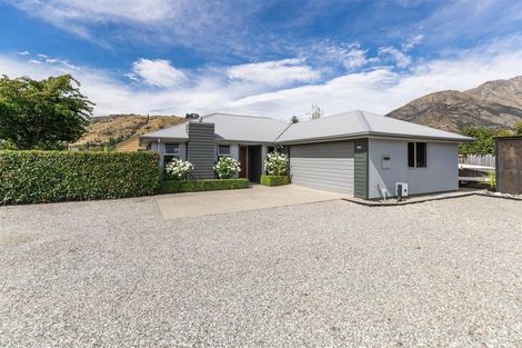 Photo of property in 11 Mystery Grove, Lake Hayes, Queenstown, 9304