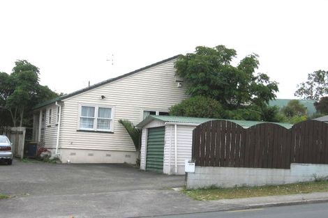 Photo of property in 2/222 Sunnynook Road, Totara Vale, Auckland, 0627