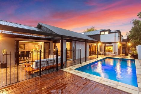 Photo of property in 2 Rembrandt Place, Burnside, Christchurch, 8053