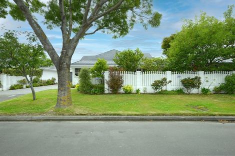 Photo of property in 3 Hatfield Place, Avonhead, Christchurch, 8042