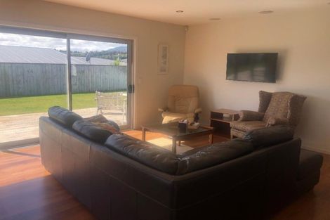 Photo of property in 10 Brompton Close, Richmond Heights, Taupo, 3330