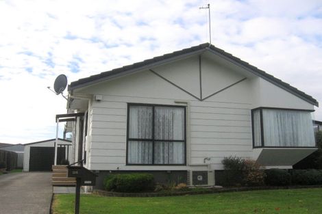 Photo of property in 26 Dalfield Place, Highbury, Palmerston North, 4412