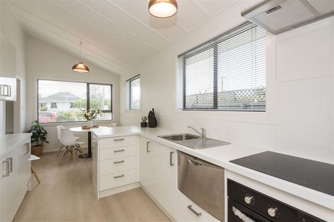 Photo of property in 8 Erin Crescent, Mairehau, Christchurch, 8013