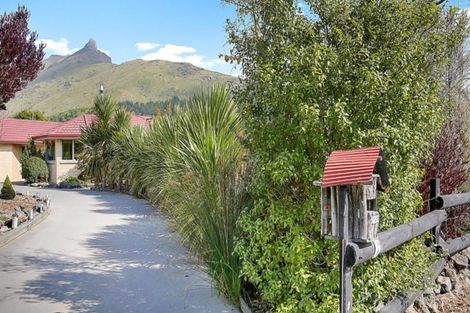 Photo of property in 6 Deavoll Place, Heathcote Valley, Christchurch, 8022