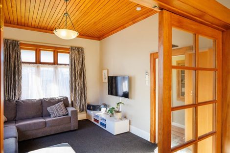 Photo of property in 32 Colombo Street, Hokowhitu, Palmerston North, 4410