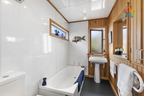 Photo of property in 128 Muritai Road, Eastbourne, Lower Hutt, 5013