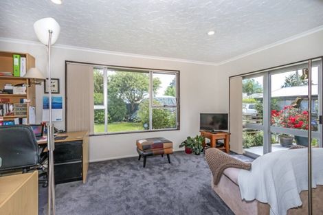 Photo of property in 5 Nyoli Street, Northcote, Christchurch, 8052