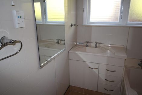 Photo of property in 3 Kent Crescent, Awapuni, Palmerston North, 4412