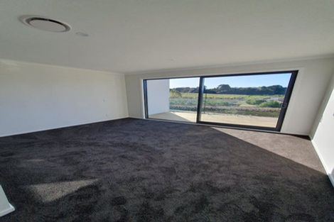 Photo of property in 1 Koreke Close, Kenepuru, Porirua, 5022