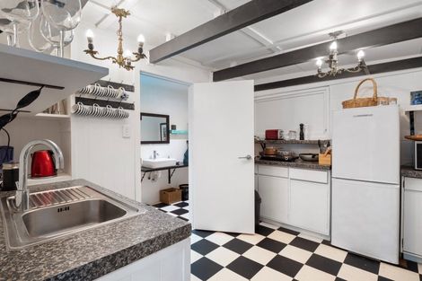 Photo of property in 93 Marine Parade, Mount Maunganui, 3116