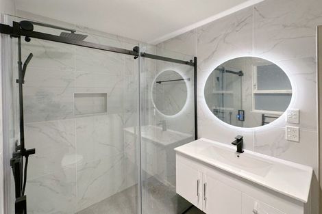 Photo of property in 32 Felgrove Street, Glendene, Auckland, 0602