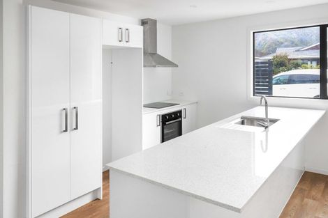 Photo of property in 1b Raymond Terrace, Fairfield, Lower Hutt, 5011