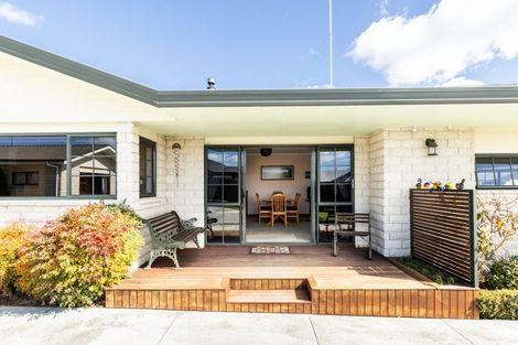 Photo of property in 128 Brookvale Road, Havelock North, 4130
