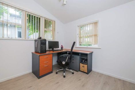Photo of property in 1/28 Rangitoto Terrace, Milford, Auckland, 0620