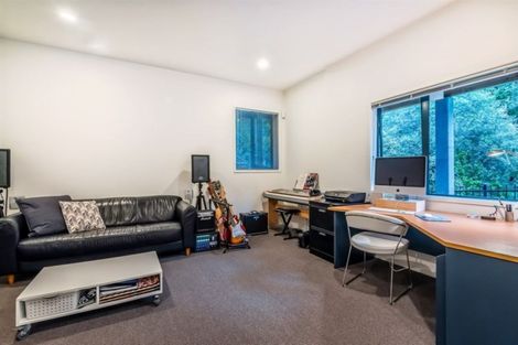 Photo of property in 87a Palmerston Road, Birkenhead, Auckland, 0626