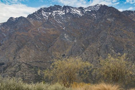 Photo of property in 19 Cunninghams Drive, Jacks Point, Queenstown, 9371