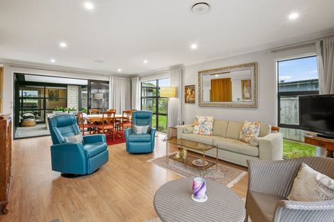 Photo of property in 44 Rewi Street, Torbay, Auckland, 0630