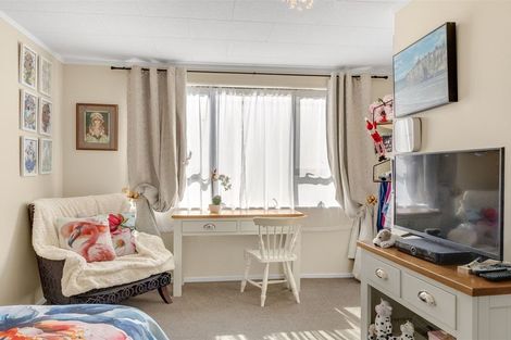 Photo of property in 95 Queen Street, Westport, 7825