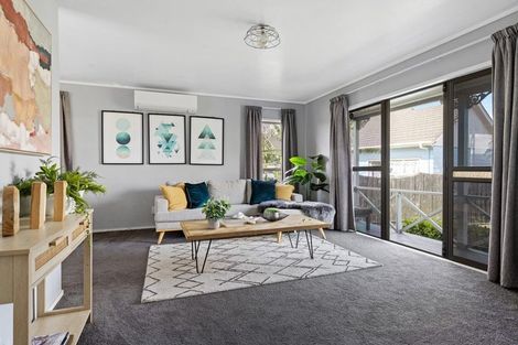 Photo of property in 3 Iris Place, Clendon Park, Auckland, 2103