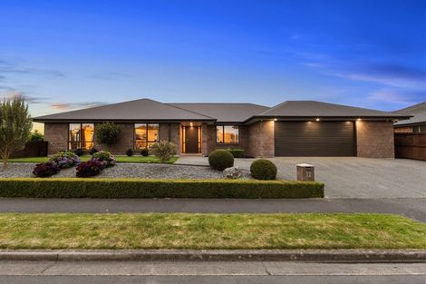 Photo of property in 32 East Ellington Drive, Mairehau, Christchurch, 8052