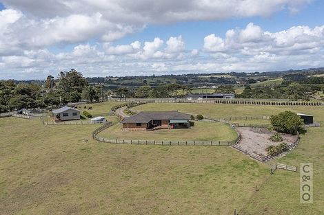 Photo of property in 118 Cottle Road, Taupaki, Henderson, 0782