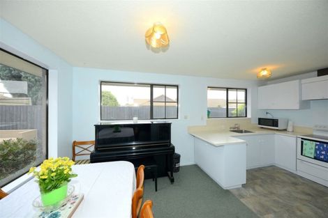 Photo of property in 2/5 Peebles Drive, Hei Hei, Christchurch, 8042