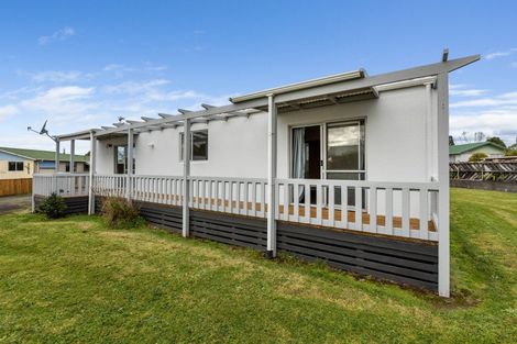 Photo of property in 18 Nikau Street, Inglewood, 4330