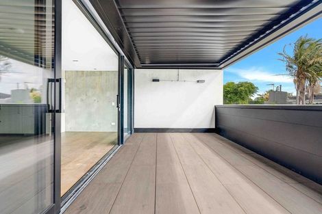 Photo of property in 5/279 Lake Road, Belmont, Auckland, 0622