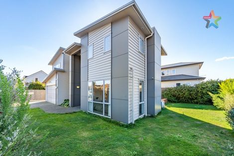 Photo of property in 60 Whites Line West, Woburn, Lower Hutt, 5010
