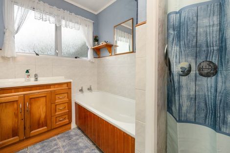 Photo of property in 1a Dunk Place, Milson, Palmerston North, 4414