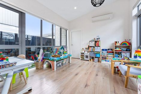 Photo of property in 33 Kanuka Road, Hobsonville, Auckland, 0616