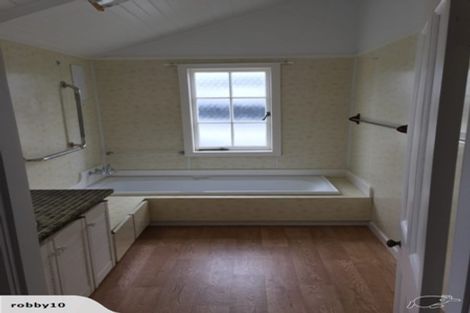 Photo of property in 19 Colombo Road, Waiuku, 2123