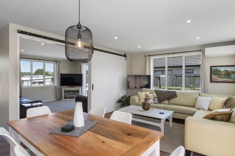 Photo of property in 27 Puhirake Crescent, Pyes Pa, Tauranga, 3112