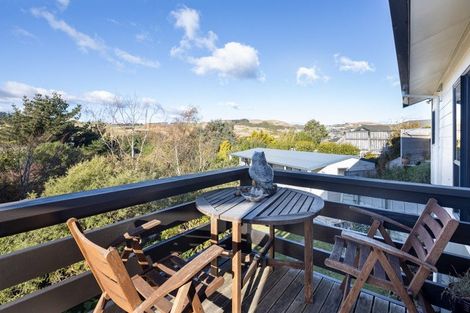 Photo of property in 66 Guadeloupe Crescent, Grenada Village, Wellington, 6037