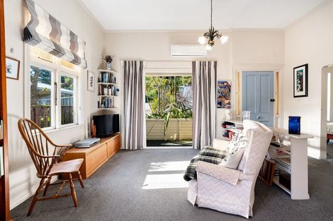 Photo of property in 240 Muritai Road, Eastbourne, Lower Hutt, 5013