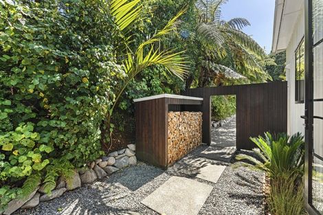 Photo of property in 18-22 Dixon Street, Oakura, 4314