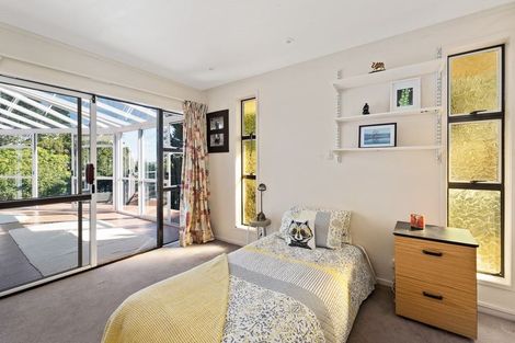 Photo of property in 92 Island Bay Road, Beach Haven, Auckland, 0626