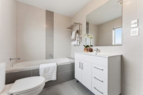 Photo of property in 28a Rangatira Road, Birkenhead, Auckland, 0626