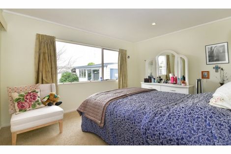 Photo of property in 14 Nickell Place, Orewa, 0931
