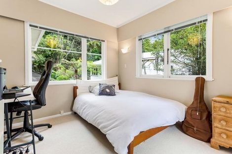Photo of property in 13 Sylvan Valley Avenue, Titirangi, Auckland, 0604