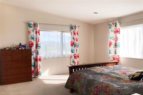 Photo of property in 1 Dhaka Lane, Ranui, Auckland, 0612