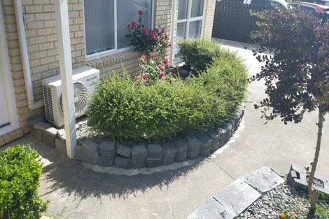 Photo of property in 2/28 Horlicks Place, Randwick Park, Auckland, 2105