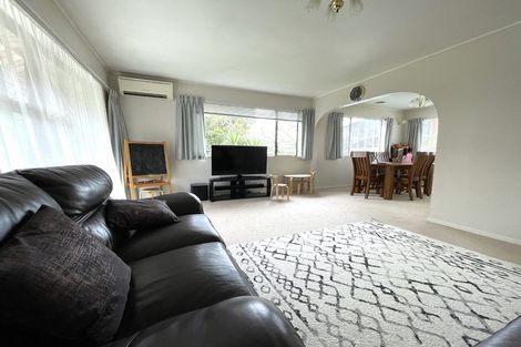 Photo of property in 2/4267 Great North Road, Glendene, Auckland, 0602