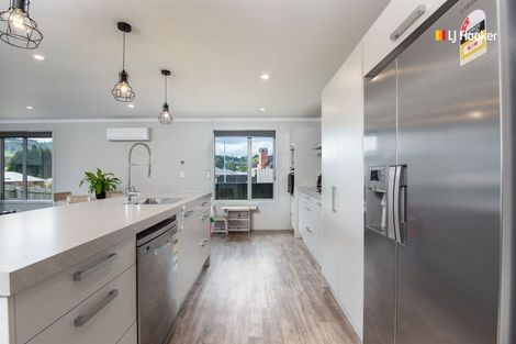 Photo of property in 82 Severn Street, Green Island, Dunedin, 9018