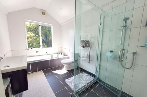 Photo of property in 199 Woodlands Park Road, Titirangi, Auckland, 0604