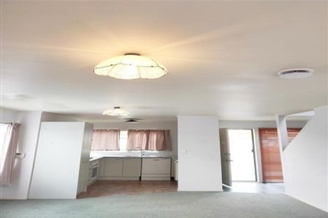 Photo of property in 4 Blueridge Close, Sunnyvale, Auckland, 0612