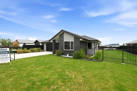 Photo of property in 121 Harakeke Drive, Wharewaka, Taupo, 3330